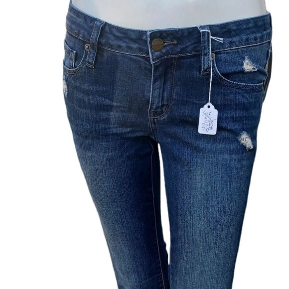 51403...Bullhead Black Bootcut Jeans Size 5S, 26" Waist 29" Inseam 7" Rise - Picture 1 of 6